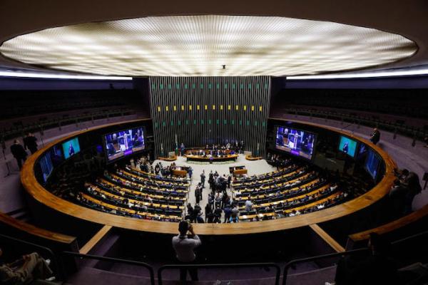 Fim da escala 6x1 e redução da jornada para 40h: O que muda para o pequeno empresário? 